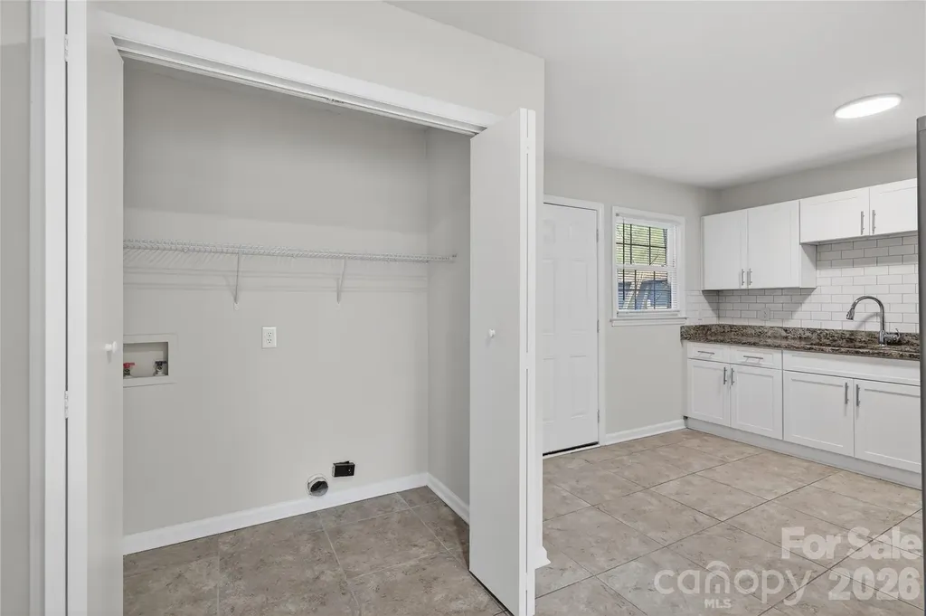 5143 Delivau Drive Charlotte NC 28215
