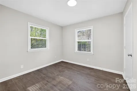 5143 Delivau Drive Charlotte NC 28215