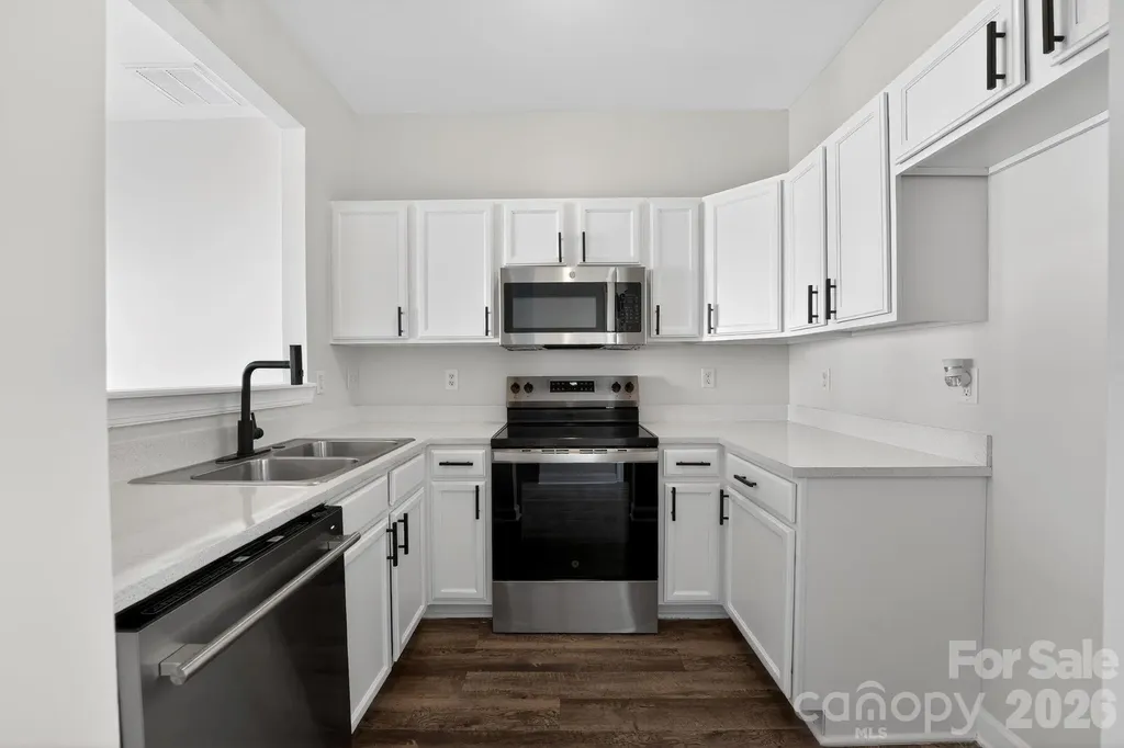 2838 Avalon Loop Road Charlotte NC 28269
