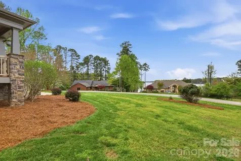 151 Yellow Jacket Circle Mooresville NC 28117