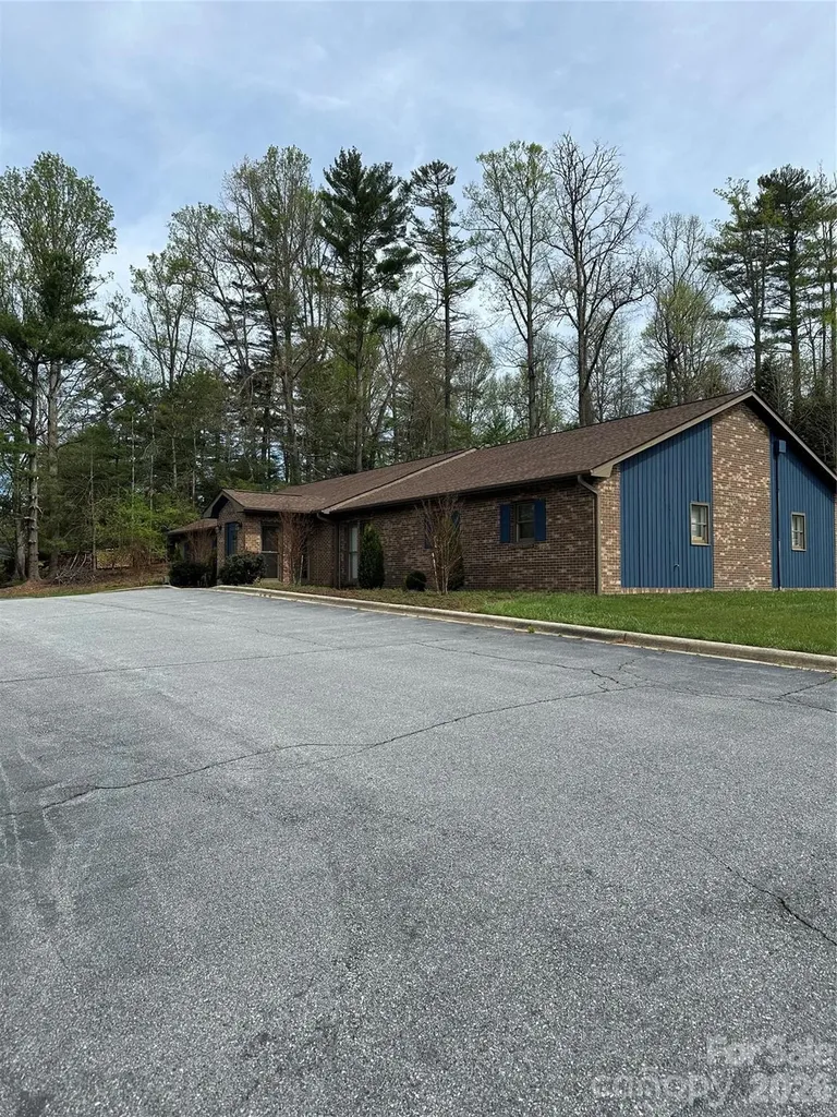 2920 Haywood Road Hendersonville NC 28791