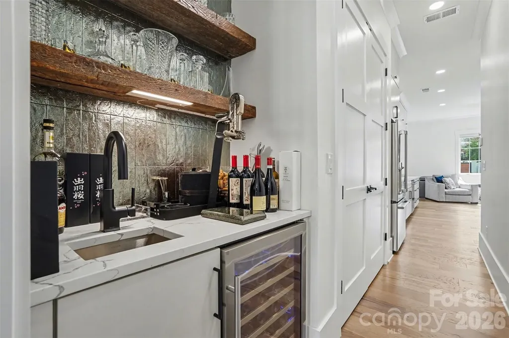 915 Laurel Creek Lane Charlotte NC 28211