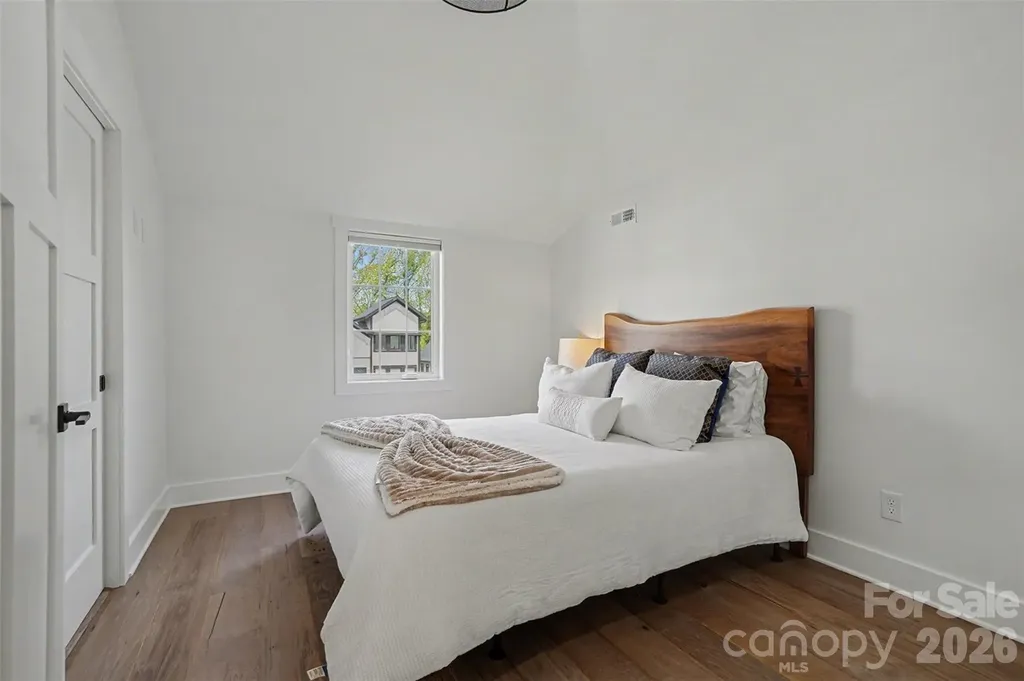 915 Laurel Creek Lane Charlotte NC 28211