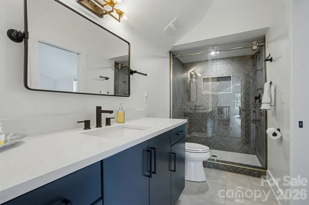 915 Laurel Creek Lane Charlotte NC 28211