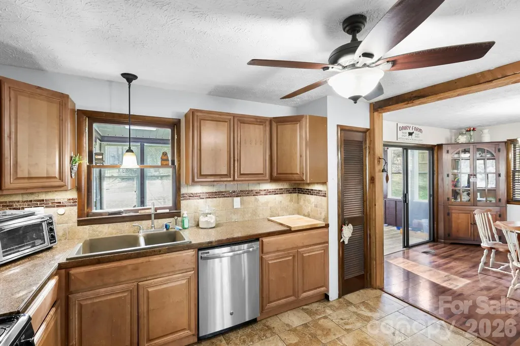 150 Timberlane Drive Etowah NC 28729