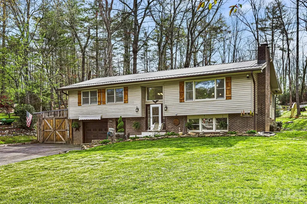 150 Timberlane Drive Etowah NC 28729