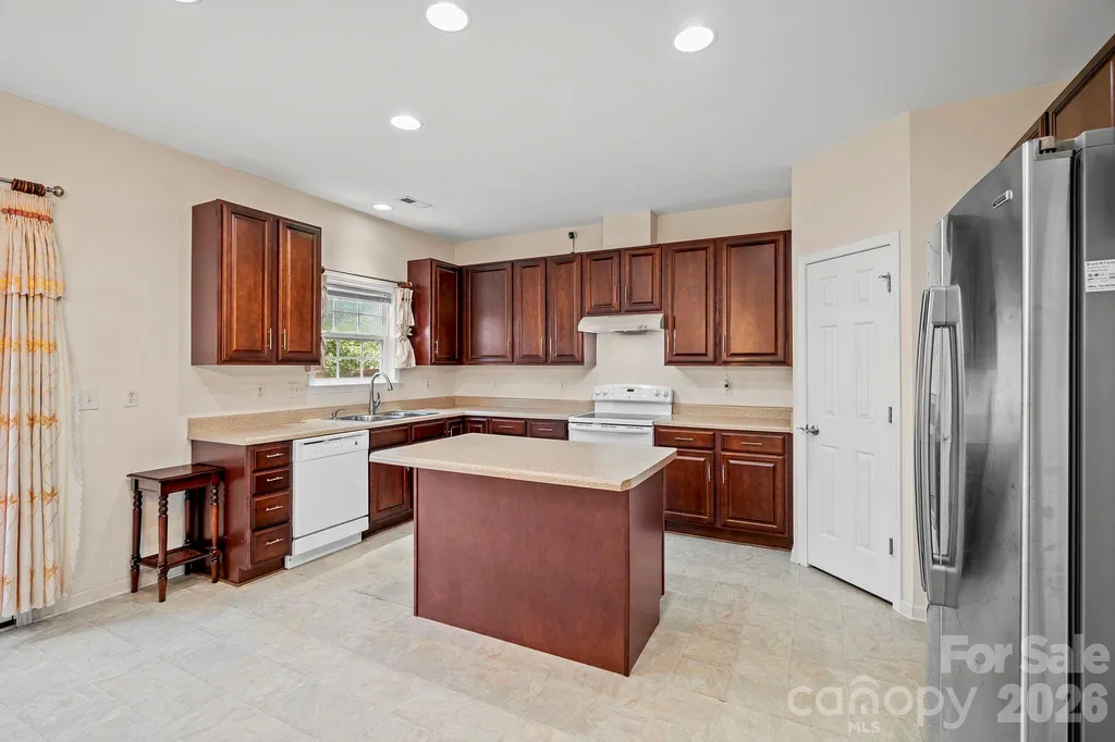 2 Breyerton Court Asheville NC 28804
