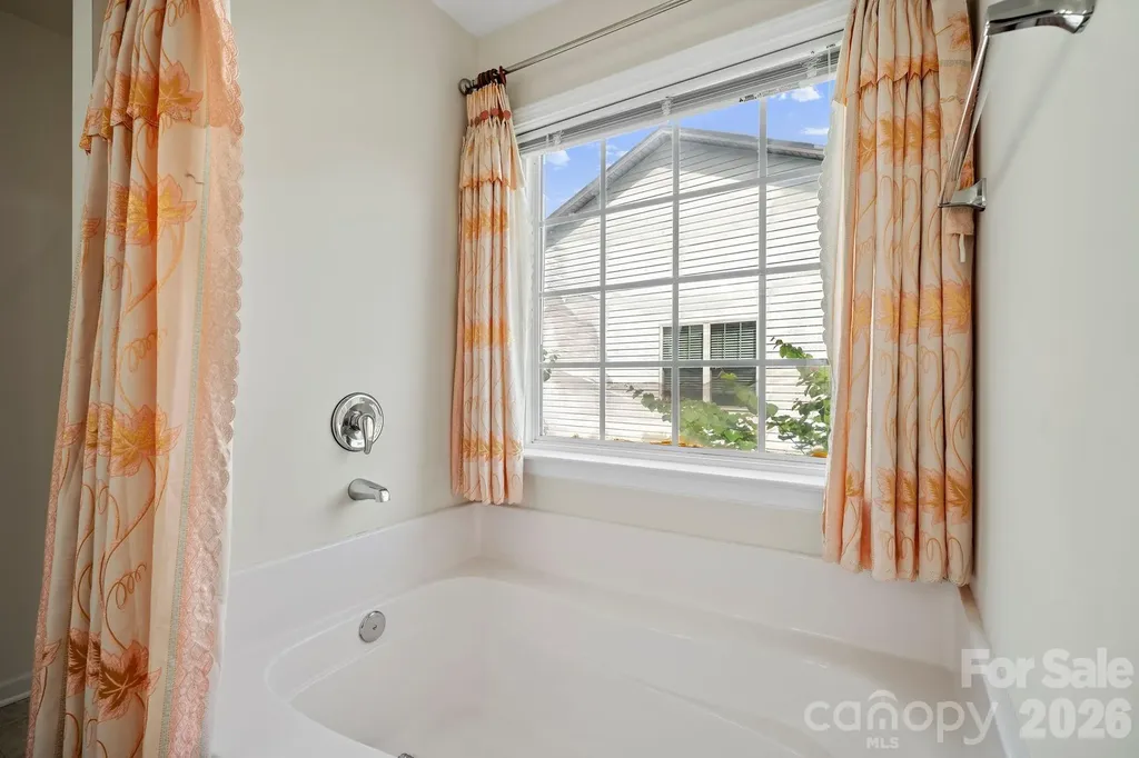 2 Breyerton Court Asheville NC 28804