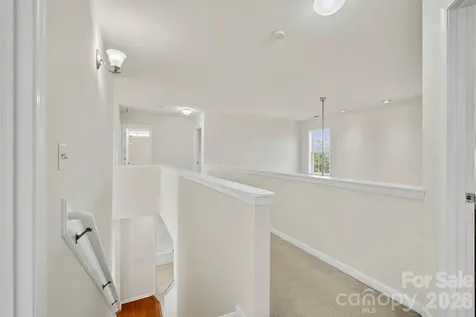 2 Breyerton Court Asheville NC 28804