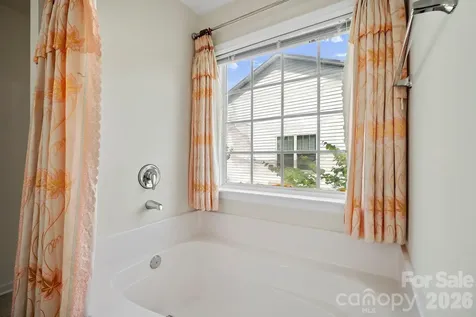 2 Breyerton Court Asheville NC 28804