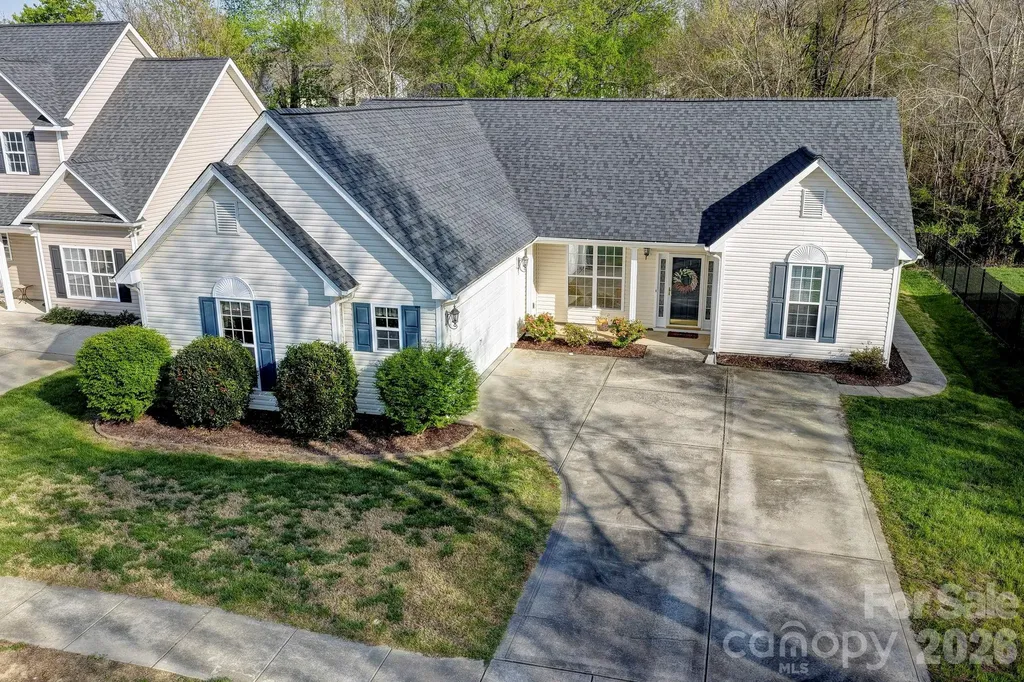 8423 Meadowcreek Village Drive Locust NC 28097