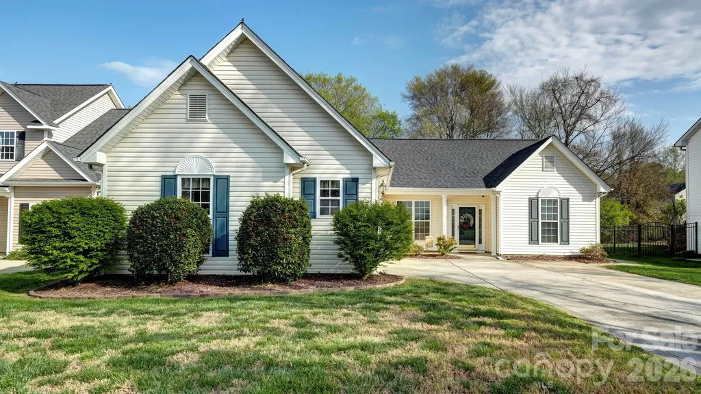 8423 Meadowcreek Village Drive Locust NC 28097