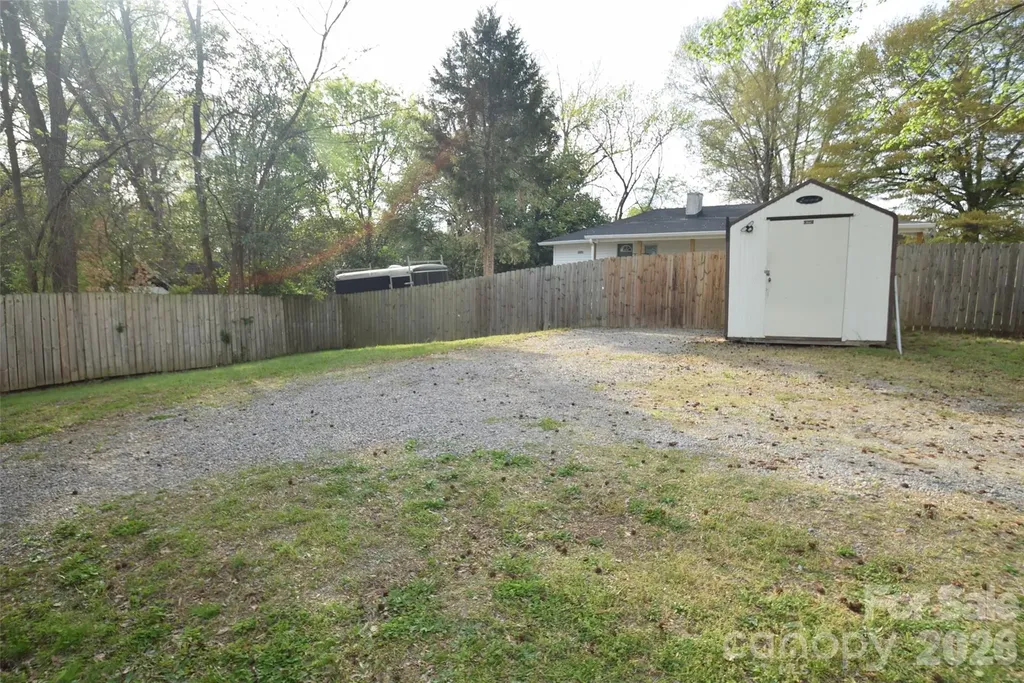 152 Academy Avenue NW Concord NC 28025