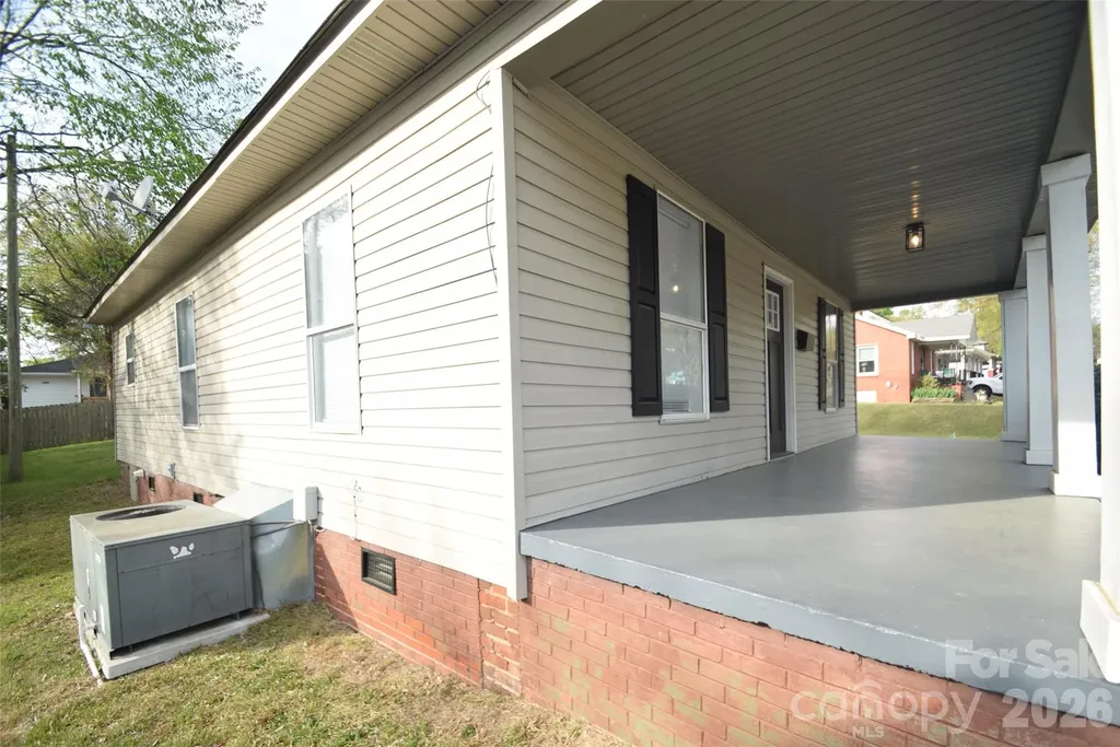 152 Academy Avenue NW Concord NC 28025