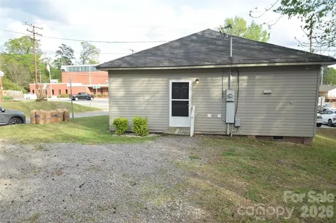 152 Academy Avenue NW Concord NC 28025