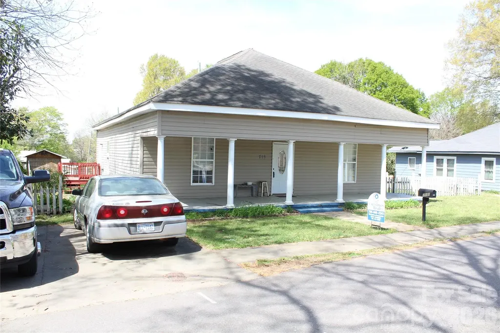 718 Live Oak Street Shelby NC 28151