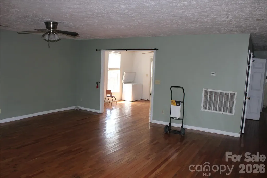 718 Live Oak Street Shelby NC 28151