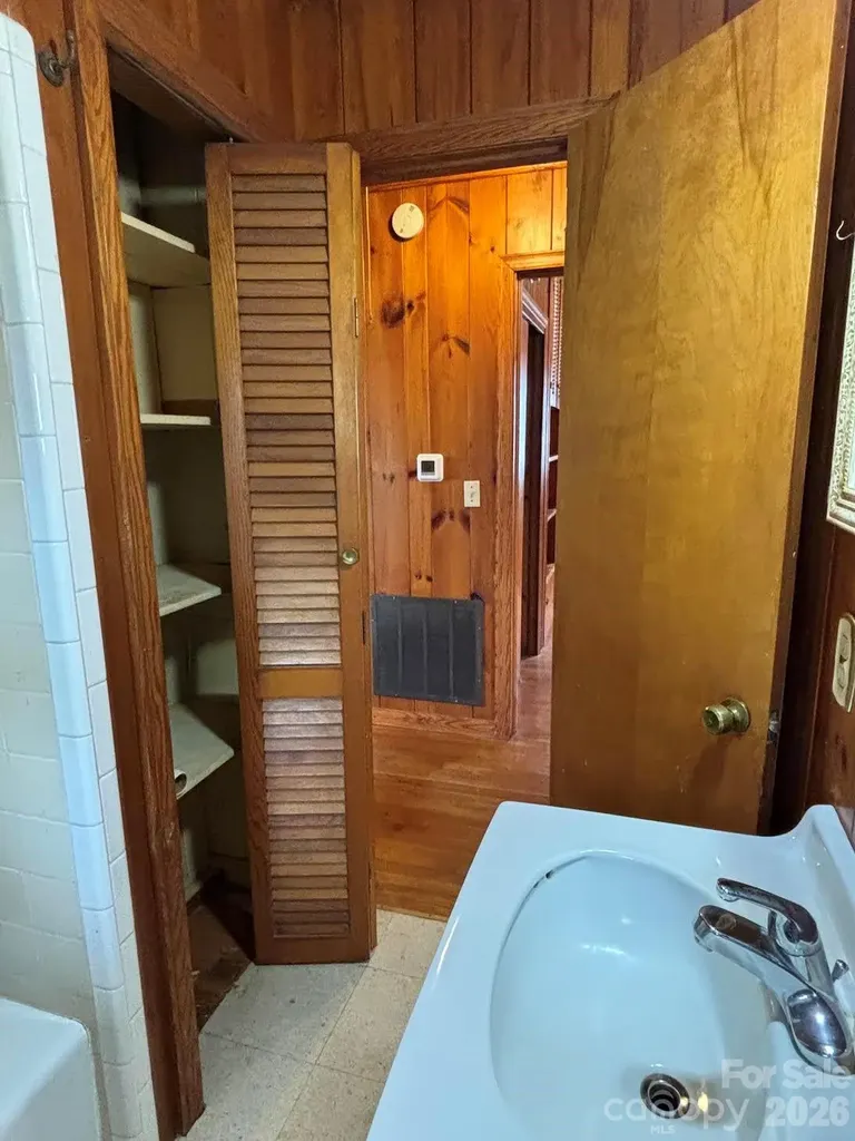 819 N Piedmont Avenue Kings Mountain NC 28086