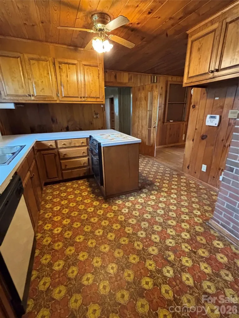 819 N Piedmont Avenue Kings Mountain NC 28086