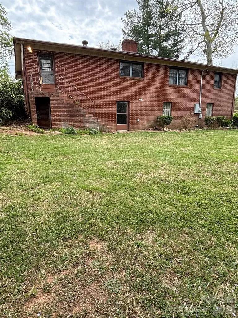 819 N Piedmont Avenue Kings Mountain NC 28086
