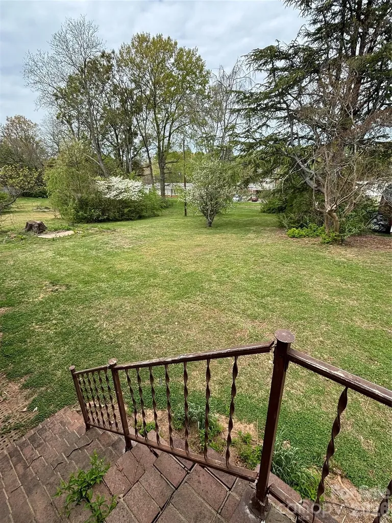 819 N Piedmont Avenue Kings Mountain NC 28086