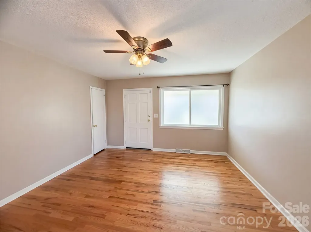 290 Salem Avenue Dallas NC 28034