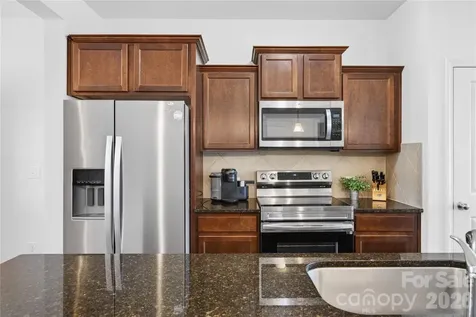 105 Brookshire Lane Statesville NC 28677
