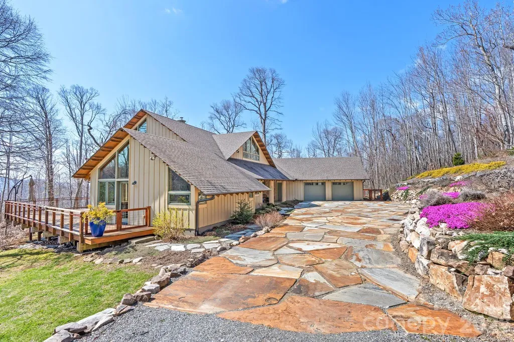 588 Long Branch Road Swannanoa NC 28778