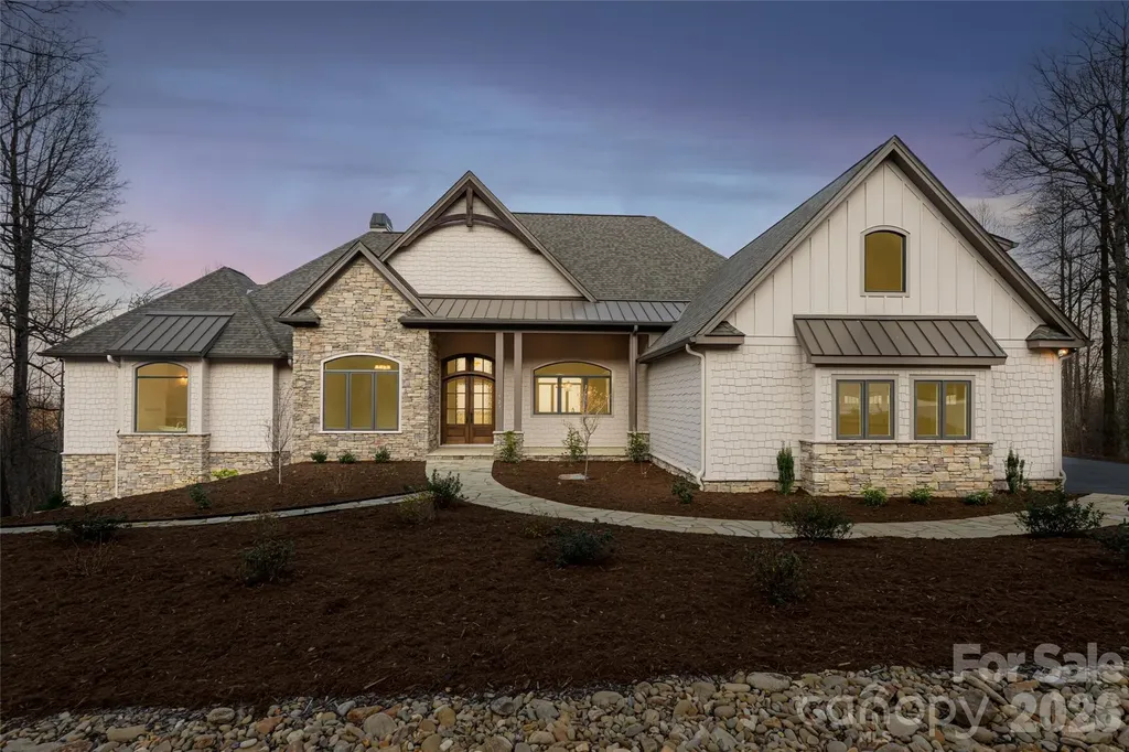 527 Falkirk Way Zirconia NC 28790