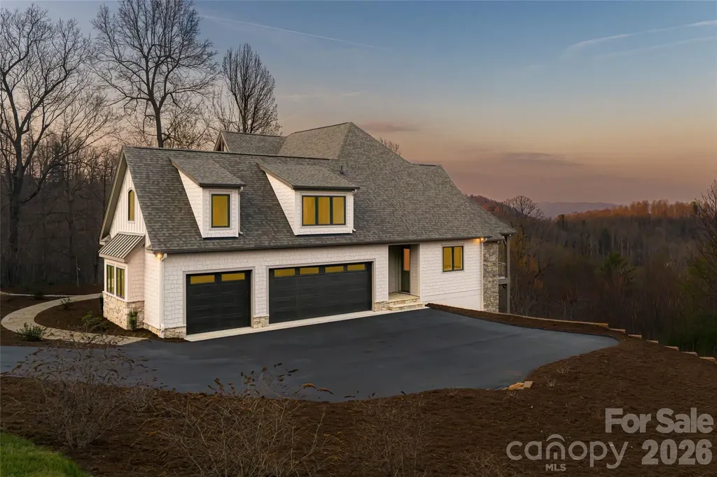 527 Falkirk Way Zirconia NC 28790