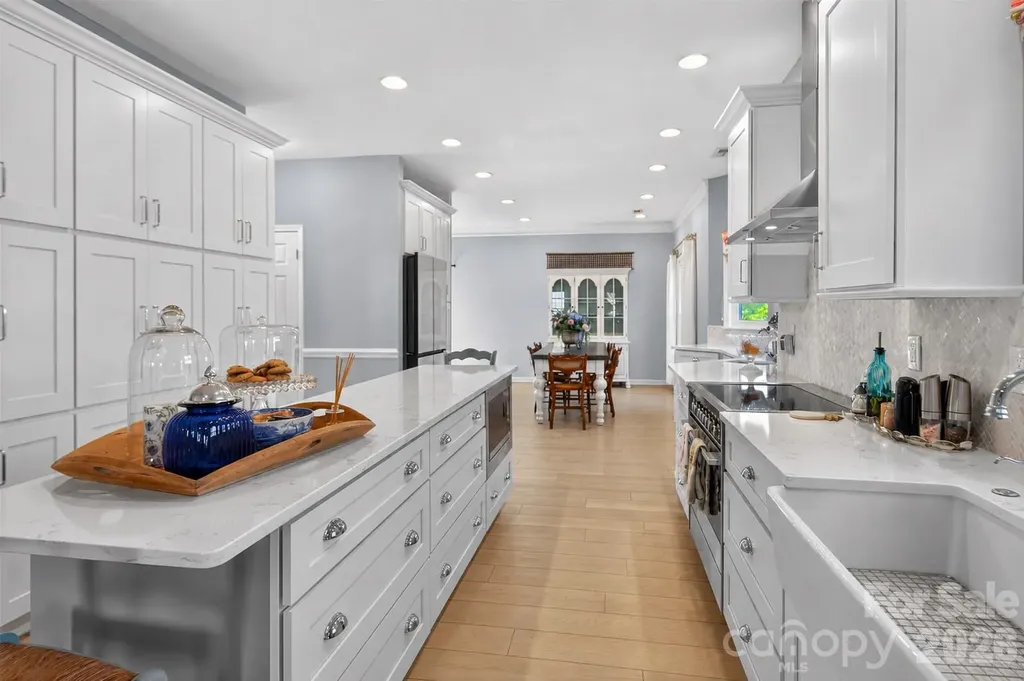 8601 Walsham Drive Charlotte NC 28277