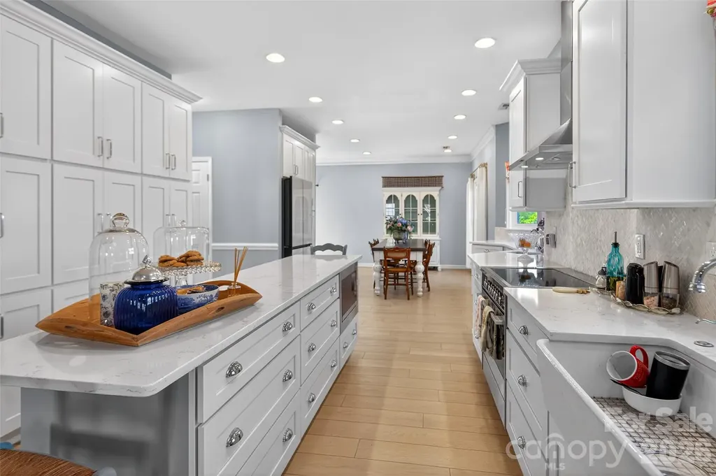 8601 Walsham Drive Charlotte NC 28277