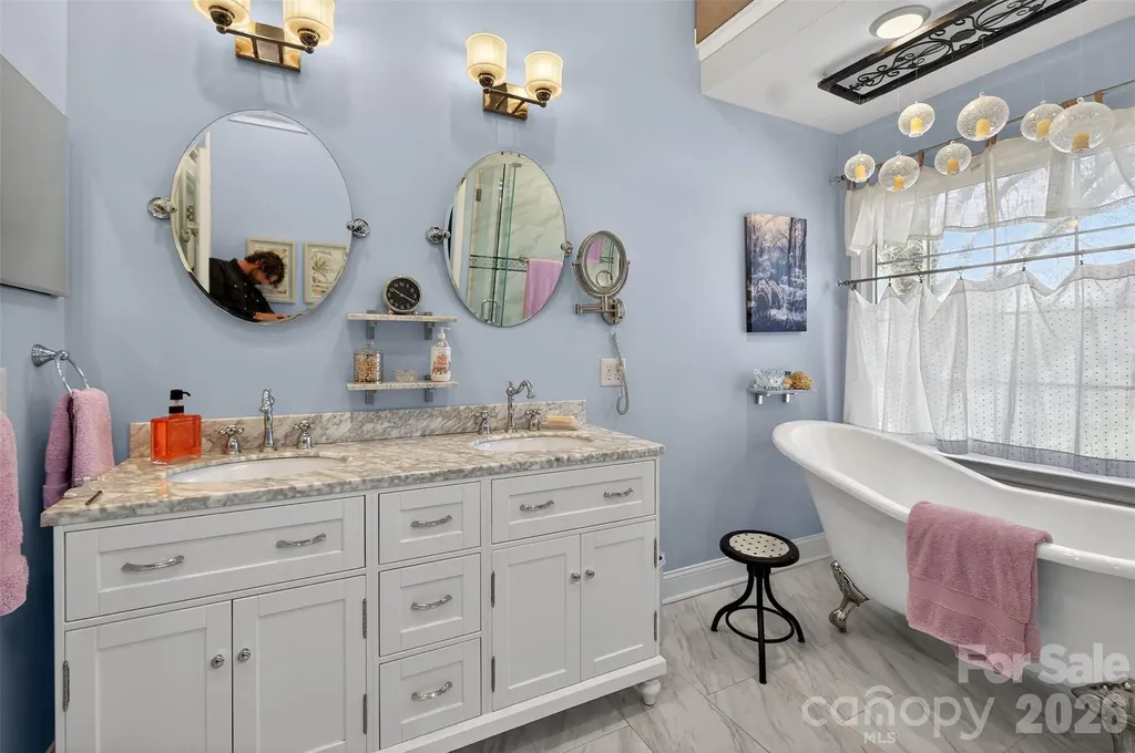 8601 Walsham Drive Charlotte NC 28277