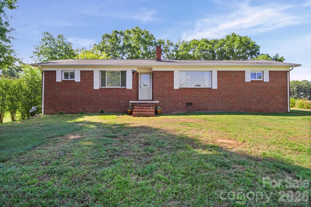 5949 Old Thompson Road Norwood NC 28128