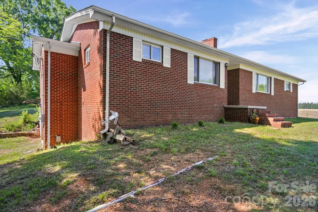 5949 Old Thompson Road Norwood NC 28128