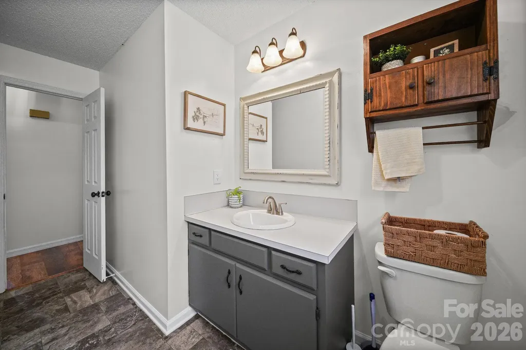 5949 Old Thompson Road Norwood NC 28128