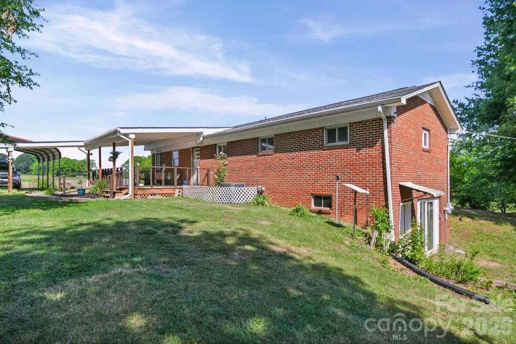 5949 Old Thompson Road Norwood NC 28128