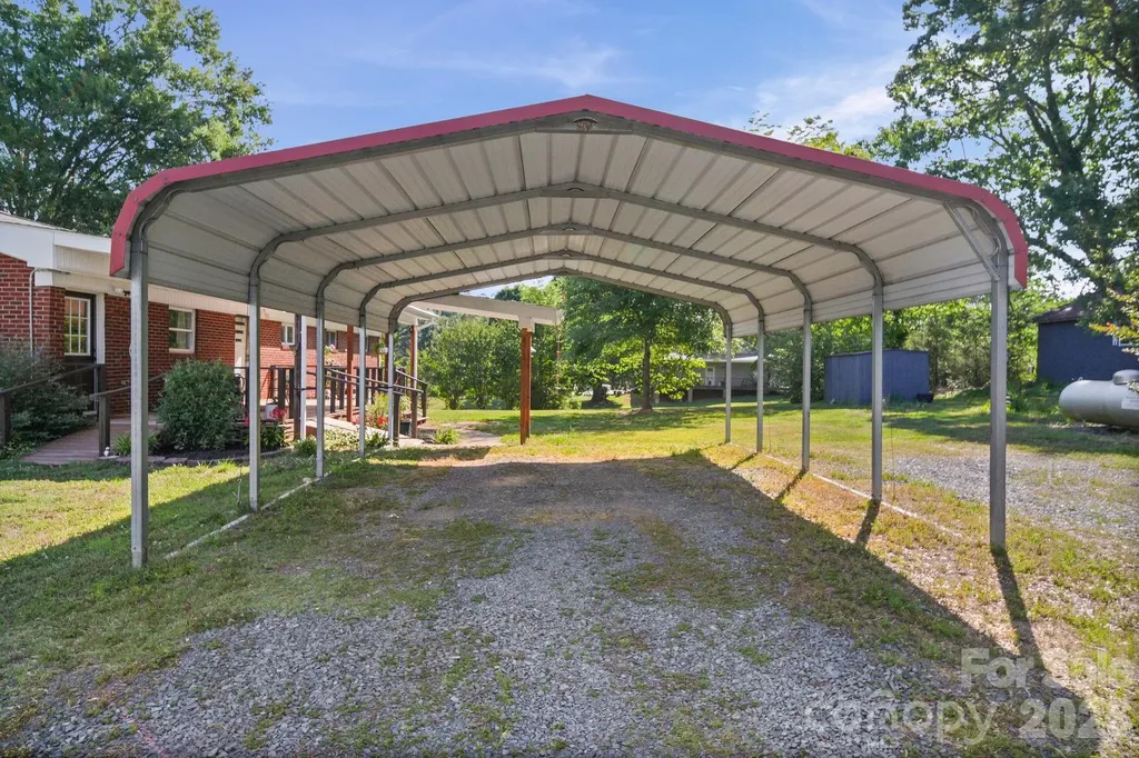 5949 Old Thompson Road Norwood NC 28128