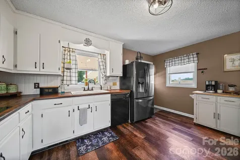 5949 Old Thompson Road Norwood NC 28128