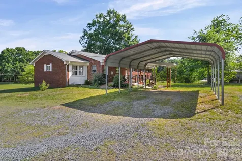 5949 Old Thompson Road Norwood NC 28128