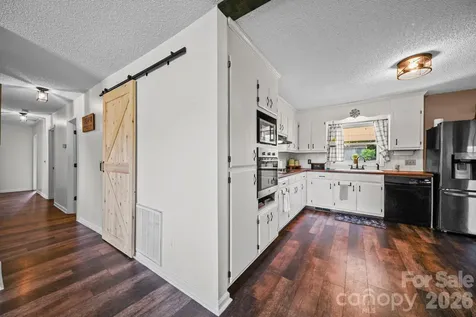 5949 Old Thompson Road Norwood NC 28128