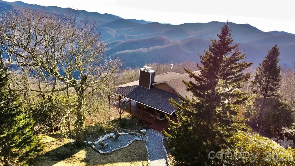 536 Lands End Lane Maggie Valley NC 28751
