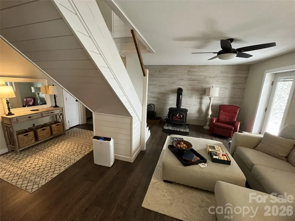 536 Lands End Lane Maggie Valley NC 28751