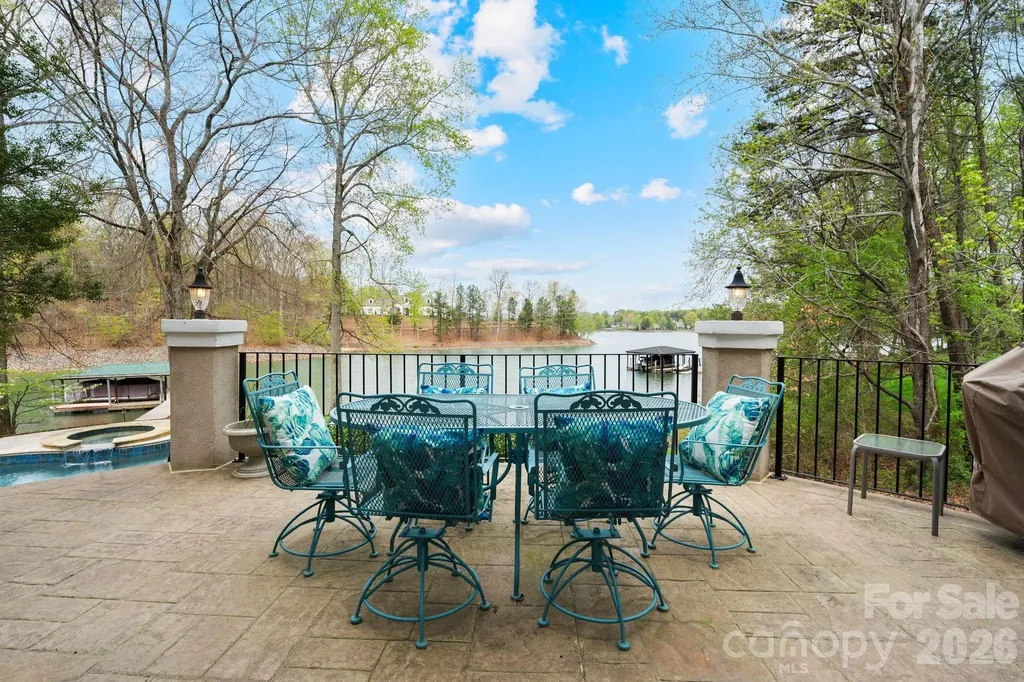 141 Grand Bay Drive Mooresville NC 28117