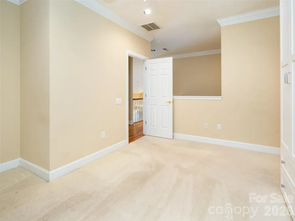 124 Towne Place Drive Hendersonville NC 28792