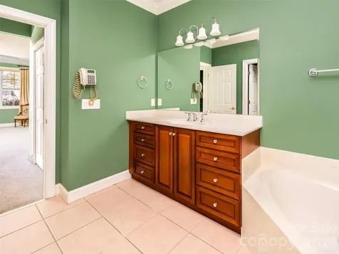 124 Towne Place Drive Hendersonville NC 28792