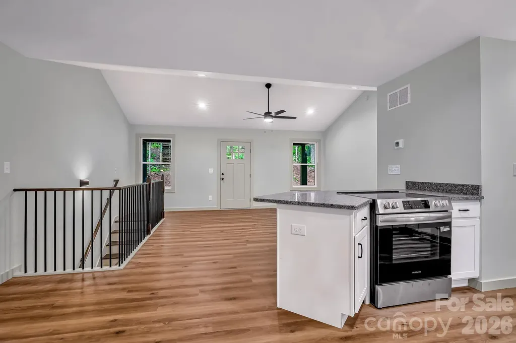 1282 Old Country Road Waynesville NC 28786