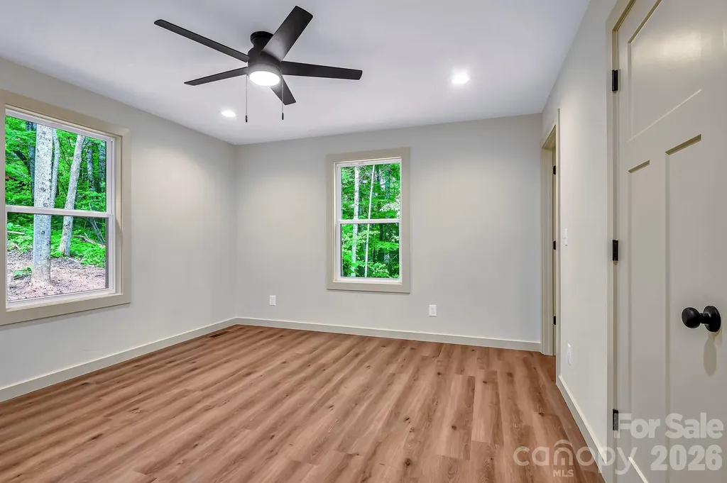 1282 Old Country Road Waynesville NC 28786