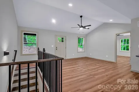1282 Old Country Road Waynesville NC 28786