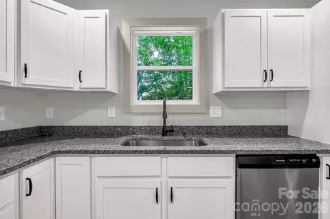 1282 Old Country Road Waynesville NC 28786